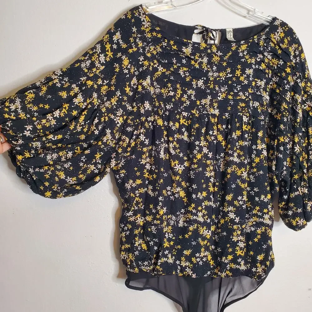 Free People Dessa Dark Ditsy Floral Puff Sleeve Bodysuit M Black Cutout Fairy